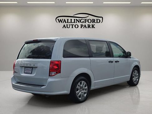 Used 2019 Dodge Grand Caravan SE FWD image 4