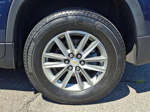 Used 2023 Chevrolet Traverse LT AWD/4WD image 8