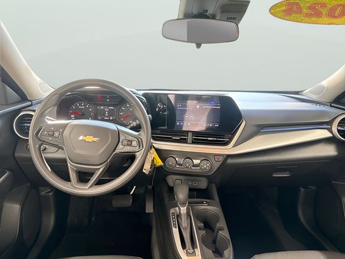Used 2024 Chevrolet Trax LS FWD image 20