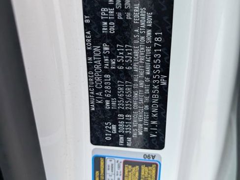 Used 2025 Kia Carnival FWD image 25