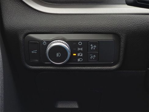 Used 2022 Ford Explorer XLT w/ Equipment Group 202A image 26