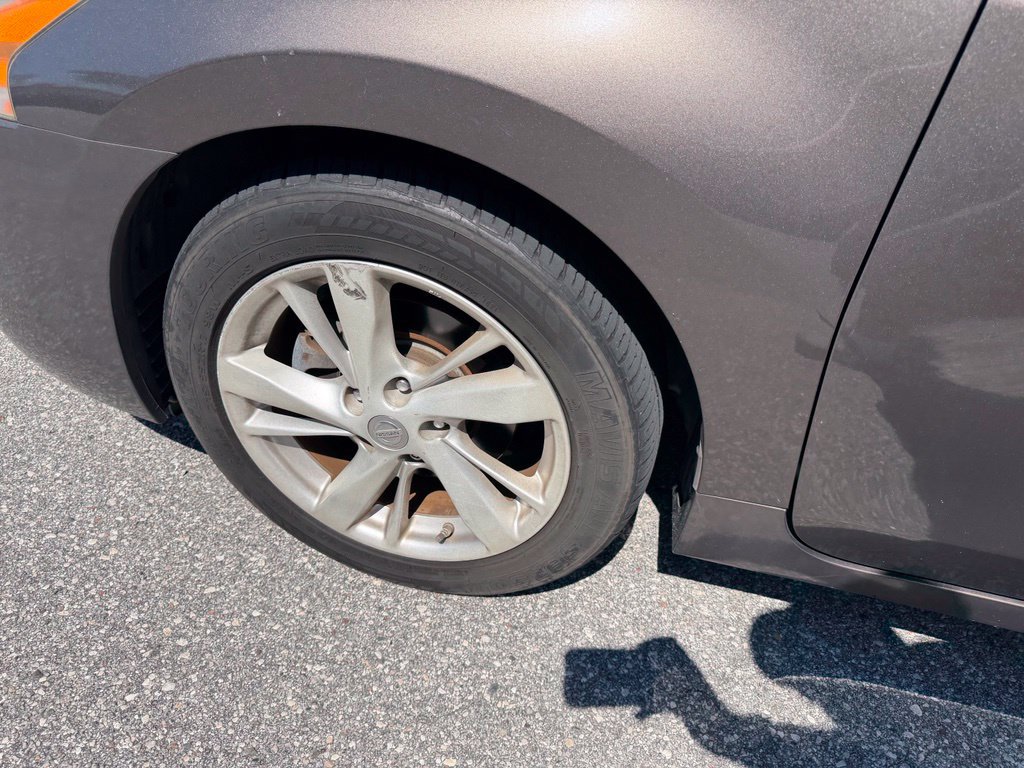 Used 2013 Nissan Altima 2.5 SV FWD image 9