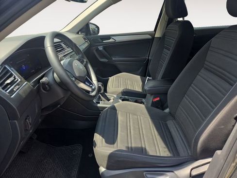 Used 2022 Volkswagen Tiguan S FWD image 9