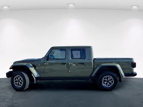 Used 2025 Jeep Gladiator Rubicon AWD/4WD image 14