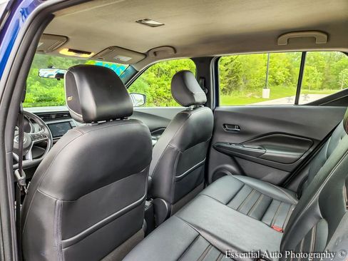 Used 2019 Nissan Kicks SR w/ SR Premium Package FWD image 11