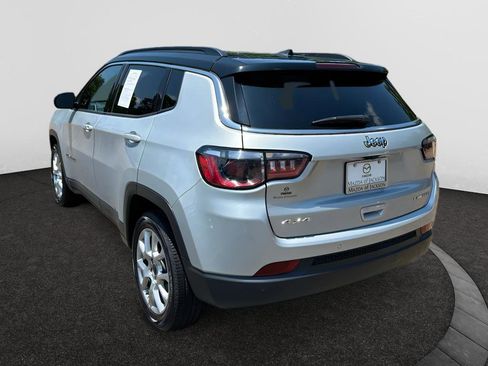 Used 2025 Jeep Compass Limited AWD/4WD image 3