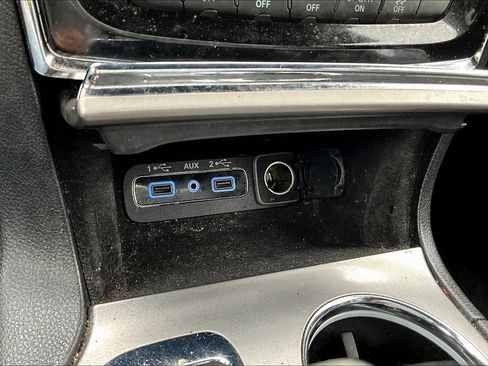 Used 2022 Jeep Grand Cherokee Limited image 31