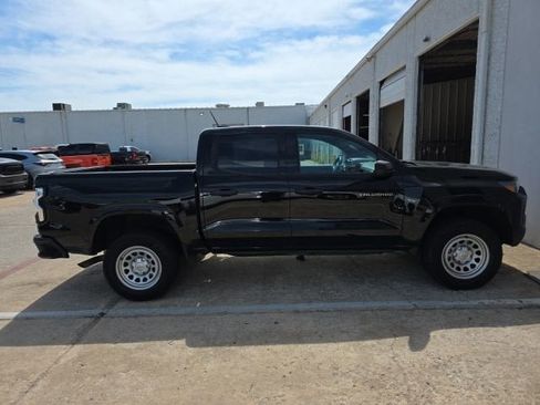 Used 2023 Chevrolet Colorado W/T RWD image 6