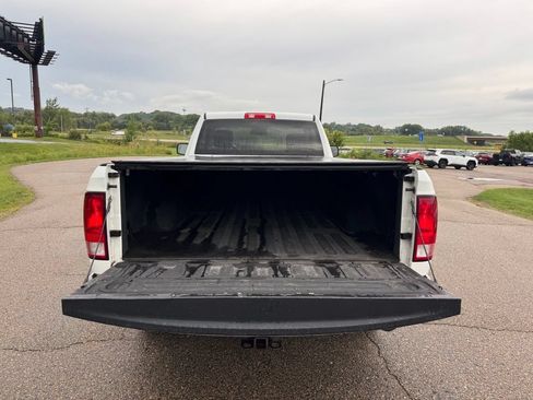 Used 2018 RAM 1500 Express RWD image 15