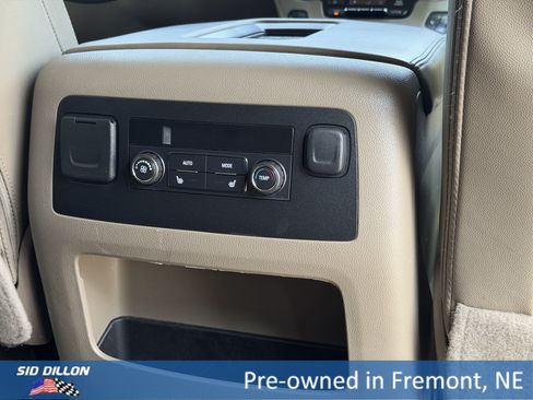 Used 2017 GMC Yukon SLT w/ Premium Edition AWD/4WD image 20