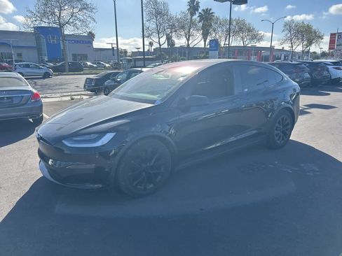 Used 2022 Tesla Model X image 2