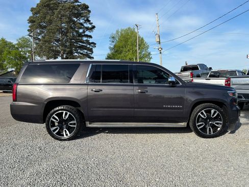 Used 2015 Chevrolet Suburban LTZ RWD image 6