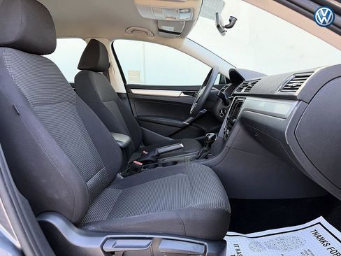 Used 2018 Volkswagen Passat 2.0T S w/ Driver Assistance Package FWD image 10