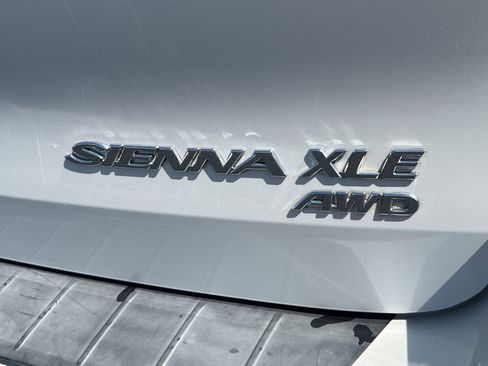 Used 2005 Toyota Sienna XLE AWD/4WD image 10