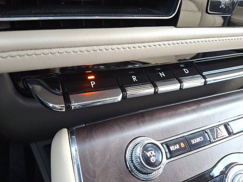 Certified 2023 Lincoln Aviator Reserve w/ Elements Package Plus AWD/4WD image 16