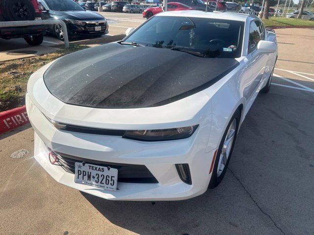 Used 2018 Chevrolet Camaro LT RWD image 2