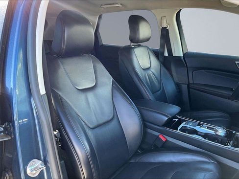 Used 2019 Ford Edge Titanium image 19