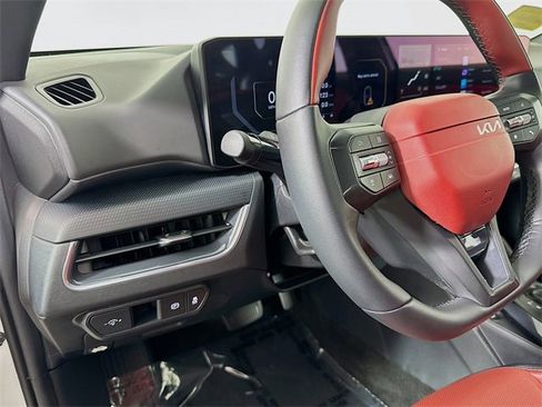Used 2025 Kia K4 GT-Line w/ GT-Line Premium Package image 17