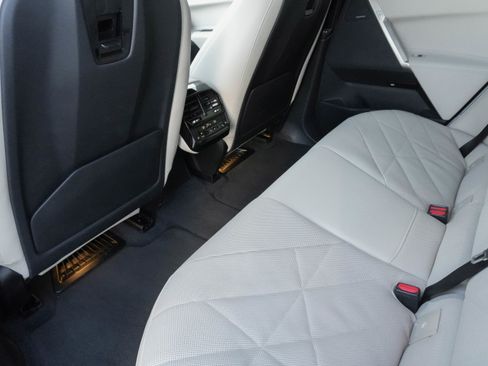 Used 2023 BMW iX xDrive50 w/ Premium Package image 28