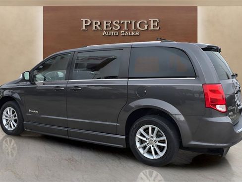 Used 2020 Dodge Grand Caravan SXT image 31