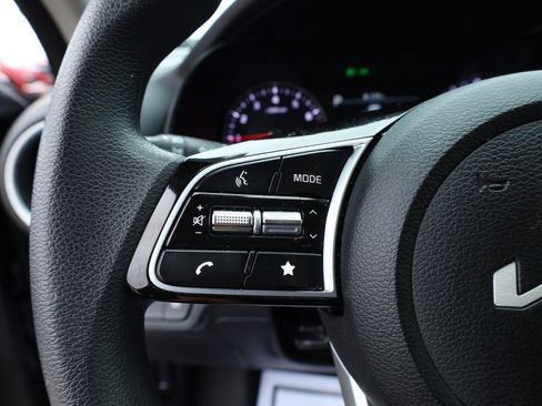 Used 2023 Kia Forte LXS w/ LXS Technology Package image 21