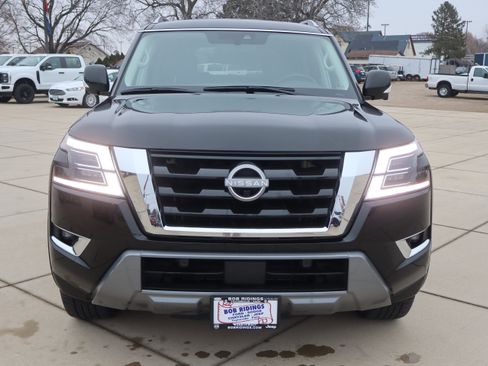 Used 2024 Nissan Armada SL w/ Captain's Chairs Package image 2