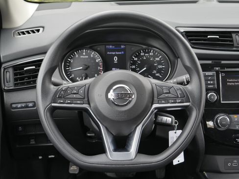 Used 2019 Nissan Rogue Sport S image 6