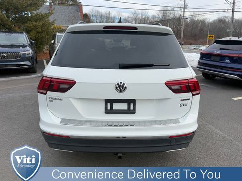 Used 2021 Volkswagen Tiguan SE w/ Panoramic Sunroof Package image 7