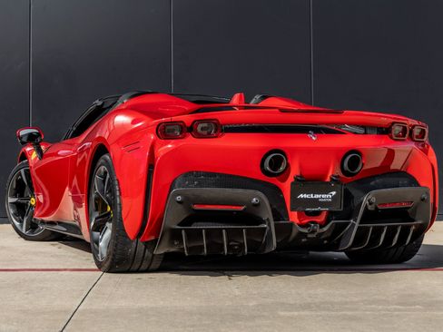 Used 2024 Ferrari SF90 Spider image 7