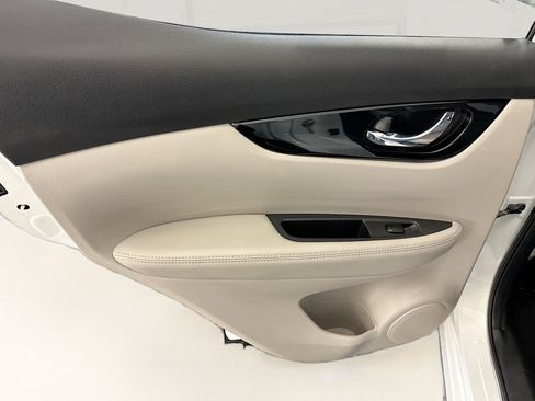 Used 2021 Nissan Rogue Sport SV w/ Technology Package image 26