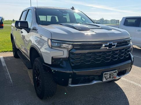 Used 2026 Chevrolet Silverado 1500 ZR2 w/ Dark Appearance Package AWD/4WD image 3