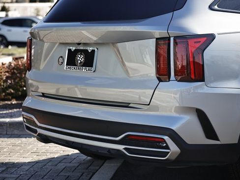 Used 2023 Kia Sorento EX image 10