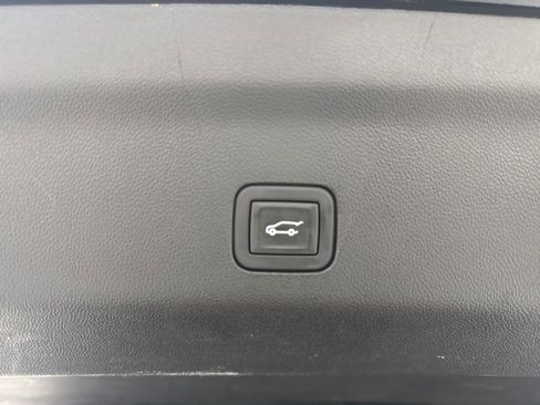 Used 2024 Chevrolet Suburban RST w/ Luxury Package image 36