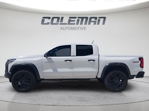 Used 2024 Chevrolet Colorado Trail Boss AWD/4WD image 2