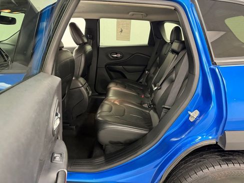 Used 2020 Jeep Cherokee Trailhawk image 14