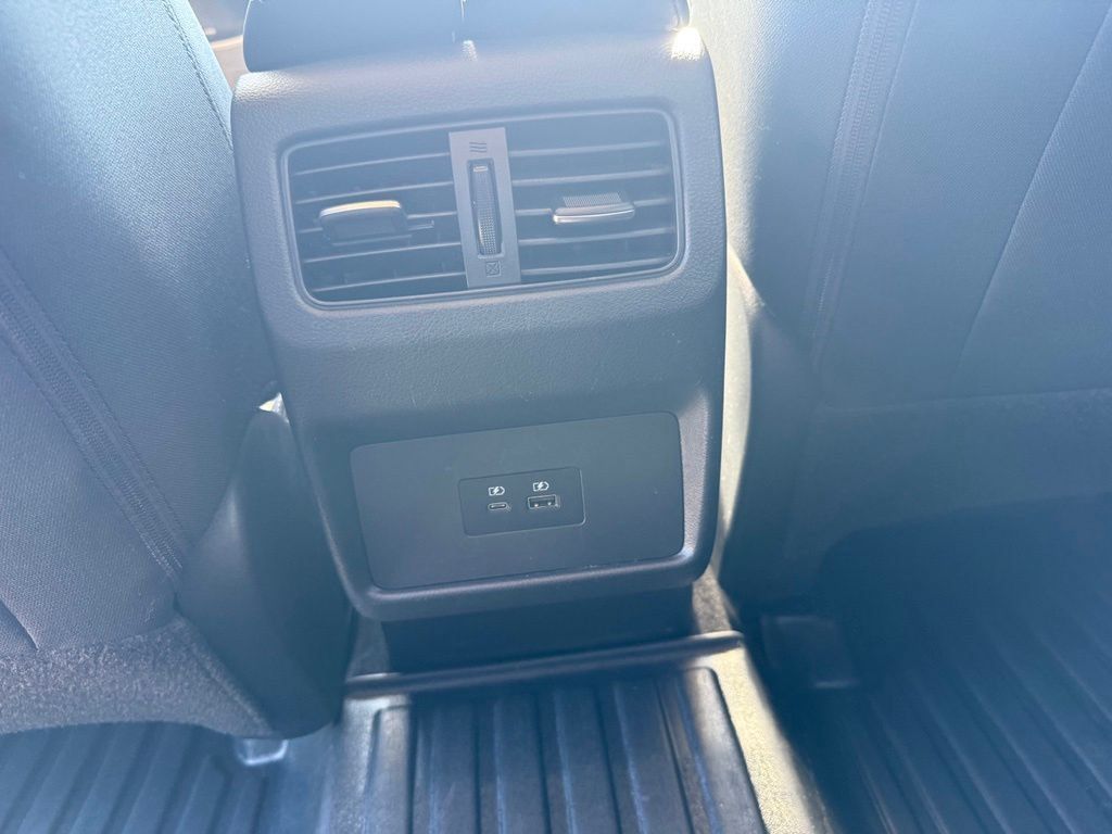 Certified 2021 Nissan Rogue SV FWD image 11