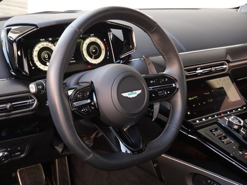 Used 2025 Aston Martin V8 Vantage image 11