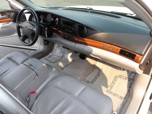 Used 2004 Buick Le Sabre Custom FWD image 12