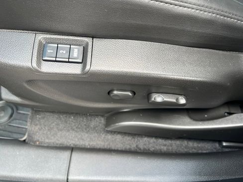 Used 2019 Buick Encore Essence FWD image 50