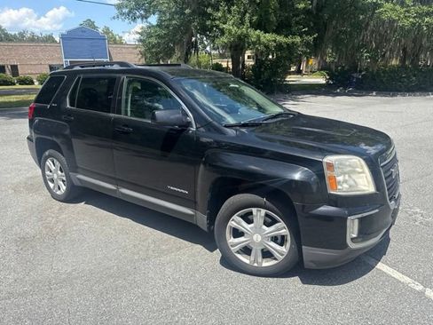 Used 2017 GMC Terrain SLE w/ Driver Alert Package I FWD image 4