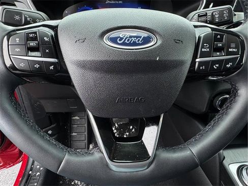 Used 2022 Ford Escape Titanium image 29