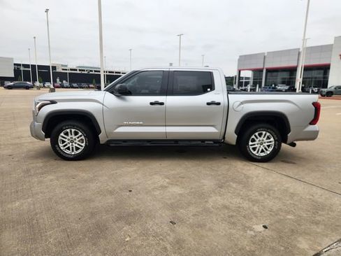 Used 2022 Toyota Tundra SR5 RWD image 4