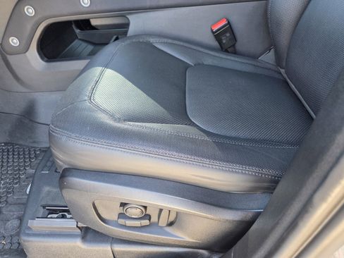 Certified 2023 Land Rover Defender 110 X-Dynamic SE image 24