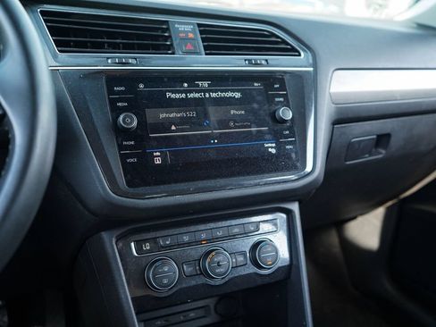 Used 2021 Volkswagen Tiguan SE FWD image 8