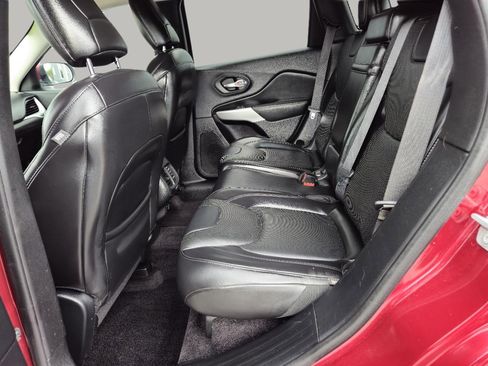 Used 2017 Jeep Cherokee Overland w/ Technology Group image 42