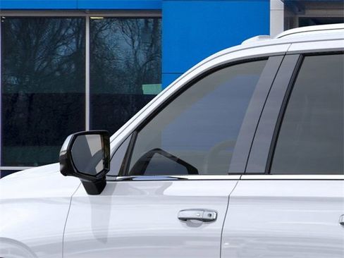 New 2026 Chevrolet Suburban Premier image 12