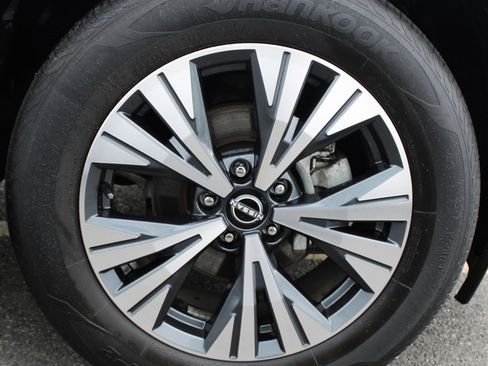 Certified 2022 Nissan Rogue SV image 11