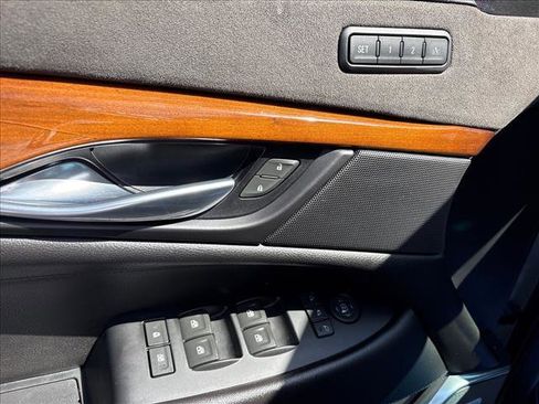 Used 2018 Cadillac Escalade ESV Premium Luxury image 21