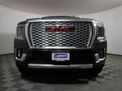 Used 2023 GMC Yukon XL Denali image 8