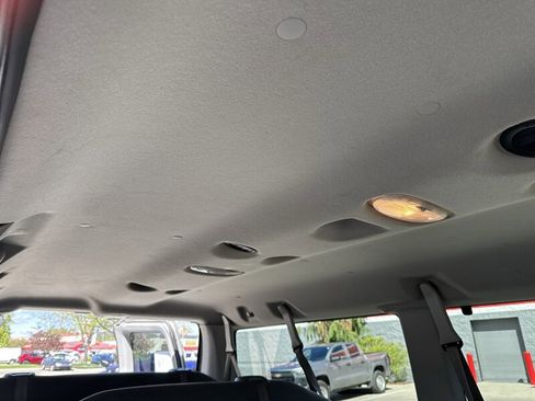 Used 2011 Ford E-350 and Econoline 350 XLT image 21